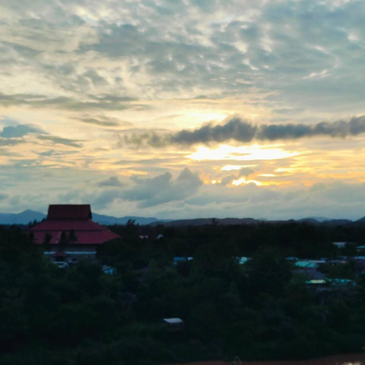 River Valley Resort แอทน่าน エクステリア 写真